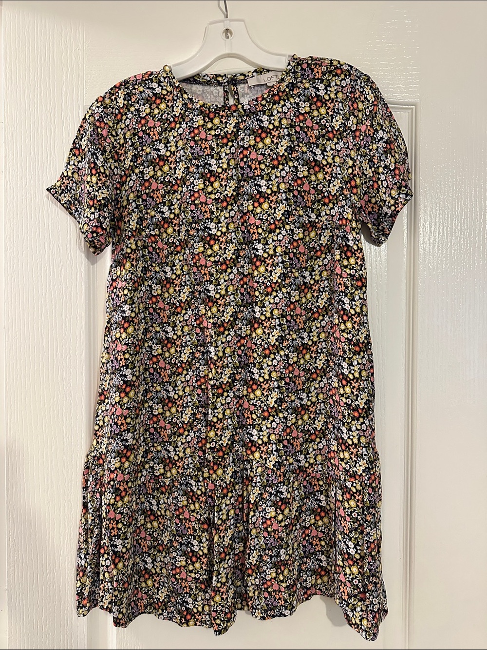 Loft short sleeve women’s dress Size XS Little flowers on super soft material